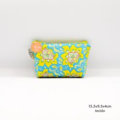 Alternative view of Bolsa Flores
