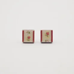 Brincos Chita bordeaux curtos
